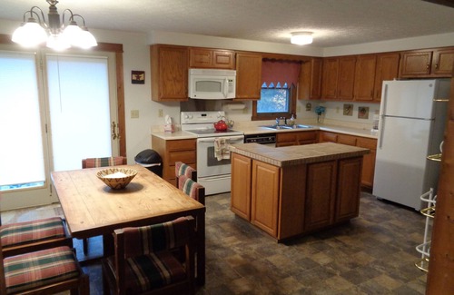 Northface House | Spacious Timberline Retreat with Hot Tub & Family Amenities