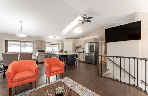 Hinton House | Discover Comfort: Private Pool, Hot Tub & Home Theatre