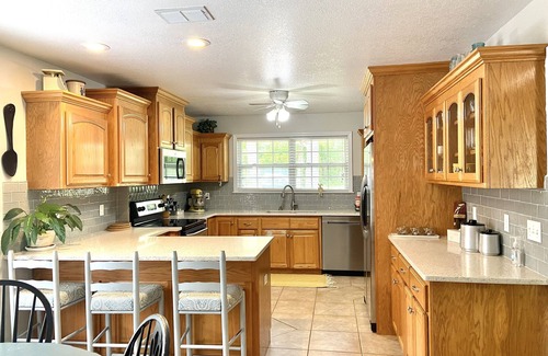 Havana House | Perfect 5 BR Ranch Home with Private Pool & Family Amenities