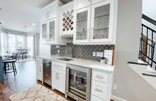 Gun Barrel City House | Waterfront Retreat: Hot Tub, Pet Friendly & Family Fun