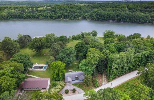 Shell Knob House | 5 BR lakefront home with swim dock bunk room High Speed WiFi