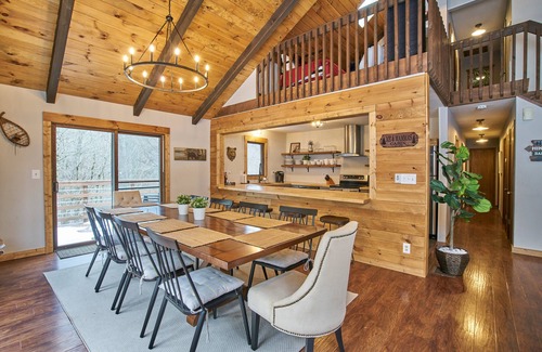 Banner Elk Cabin | Spacious 5BR Retreat with Game Room & Hot Tub Near Sugar Mtn