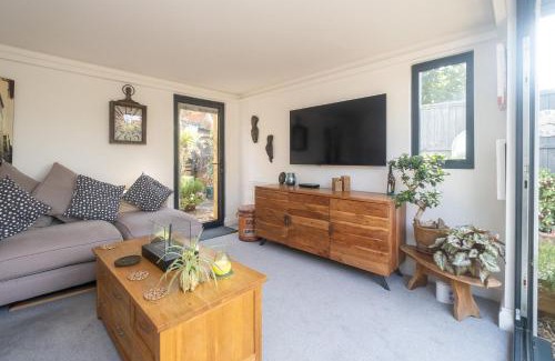 Knodishall House | Discover 5 Burrells Cottages: Pet & Child-Friendly Retreat