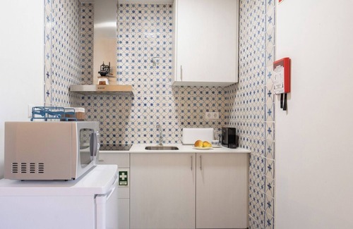 Lordelo do Ouro e Massarelos Apartment | Discover 5 Rustic Flats with Jacuzzi & Garden Oasis
