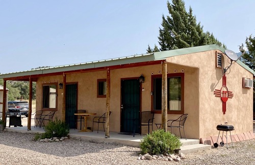 Glenwood House | Ocean View Retreat: Casita Victorio with Kitchenette