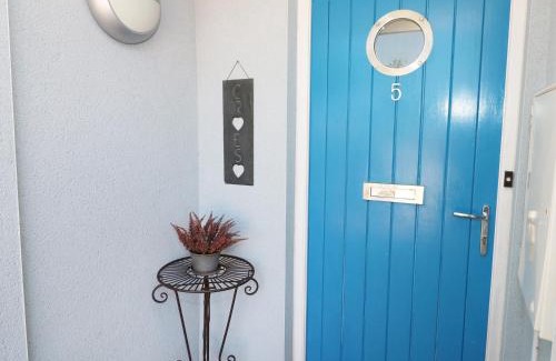 Burry Port House | Discover 5 Chandlers Yard: Pet-Friendly & Family Approved