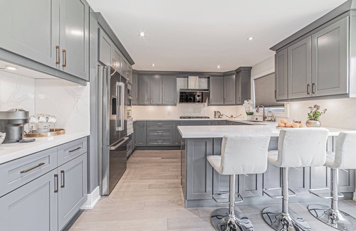 Gateway House | 5 cozy bedrooms include 7 bed near Heartland Plaza and Outlet Malls