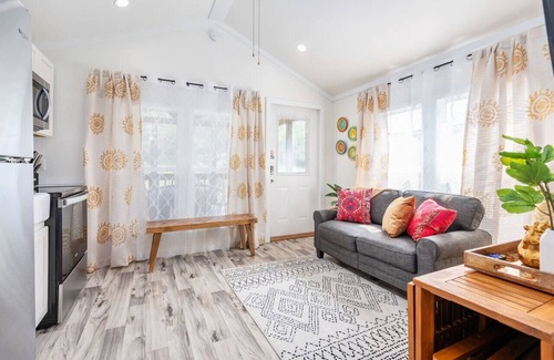Guntersville Cottage | Pet-Friendly Retreat with Firepit & Outdoor Games Near Guntersville