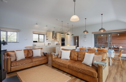 Bantham House | Family & Pet Friendly Retreat with Burgh Island Views