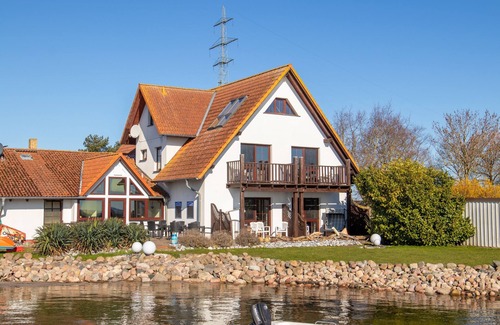 Wiek Cottage | Cozy Oceanfront Double Room at Pension Zur Wittower Fähre