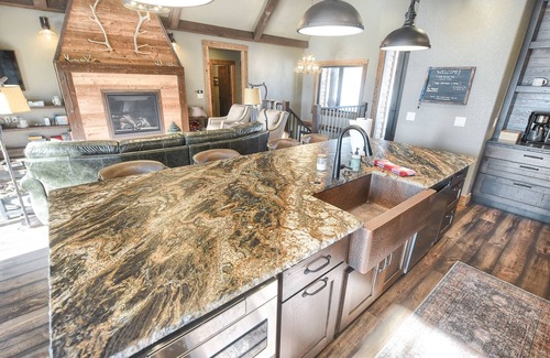 Lead Cabin | Unique Cabin Retreat in Powder House with Hot Tub & Spa
