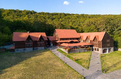 Sfantu Gheorghe House | Experience Comfort at 5.Evszak: Rated 10/10 with Hot Tub