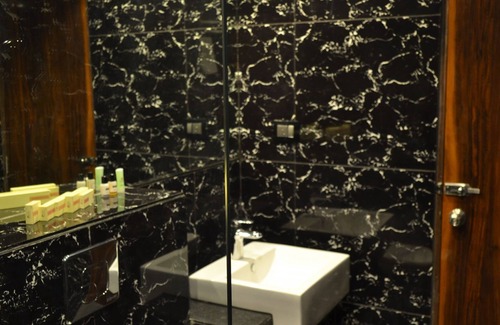 Kota Hotel | Top-Rated 5 Flowers Ananta Elite with Pool & Dining