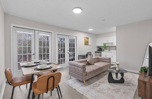 Pemberton Heights Apartment | 5 Guest UT Austin Suite w/PacMan! Close to DTX