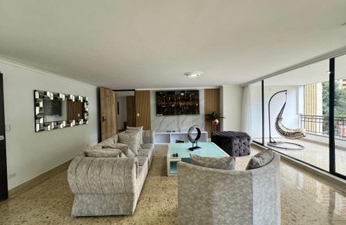 Patio Bonito Apartment | Strategic Location & Family-Friendly Amenities in Medellin
