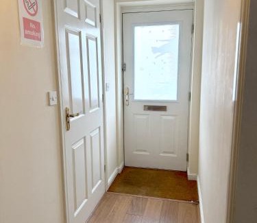 Telford House | Pet Friendly 5 Holborn Home with Family-Friendly Amenities
