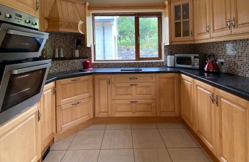 Waterville House | Stunning 5* Holiday Home with Ocean View and Free Wifi