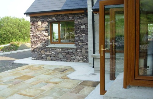 Waterville House | Stunning 5* Holiday Home with Ocean View and Free Wifi