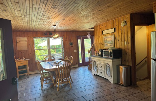 Portsmouth House | Escape to Seaclusion: Ferry Access & Oceanfront Bliss