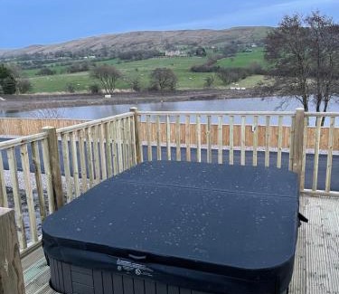 Fence House | Tranquil Lake View Retreat in the Heart of Ribble Valley