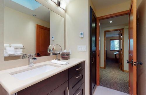 Overlook Park House | Discover 5 Lofty Lane: Family-Friendly with Pool & Hot Tub