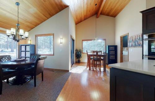 Overlook Park House | Discover 5 Lofty Lane: Family-Friendly with Pool & Hot Tub