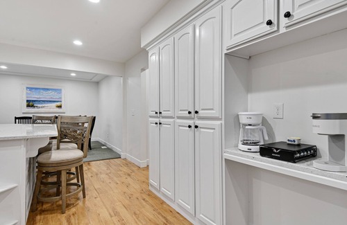 Stockton House | Elegant Lake Home with Breakfast & Stunning Views