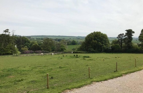 Tavistock House | Luxury 5-Star Shepherds Hut – Guest Rated 10/10