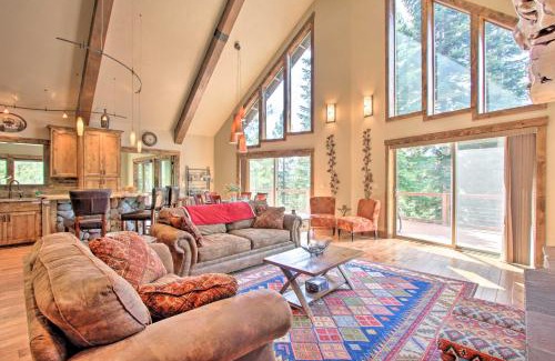Crescent House | Exclusive Mountain Retreat with Hot Tub Near Crescent Lake