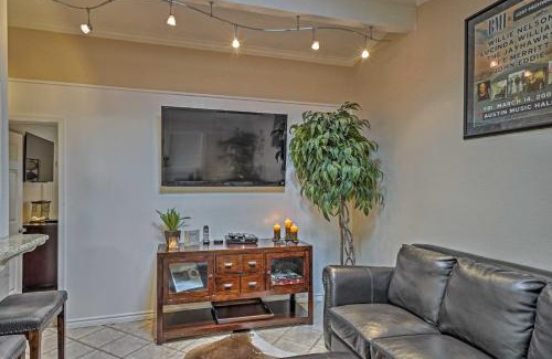 Brentwood Apartment | Stylish Austin Condo with Pool Near Downtown Attractions