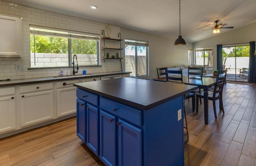 Gilbert House | Relaxing Gilbert Home with Pool Near Golf and Downtown!