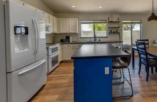 Gilbert House | Relaxing Gilbert Home with Pool Near Golf and Downtown!