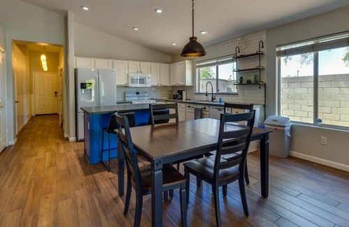 Gilbert House | Relaxing Gilbert Home with Pool Near Golf and Downtown!