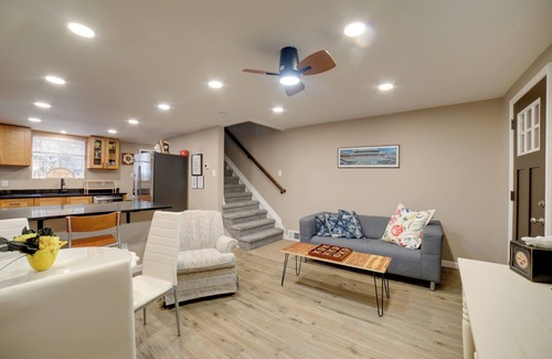 South Hills House | 5 Mi to Dtwn Pittsburgh: Home w/Deck!