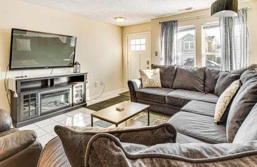 Pike House | 5 Mi to Eagle Creek Park Home with Fenced Yard!