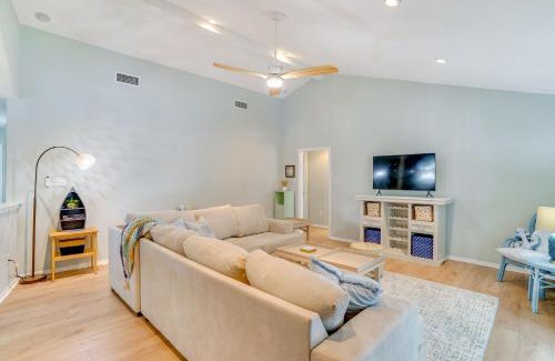 Dennis House | 5 Mi to Historic Granbury Square Lakefront Escape