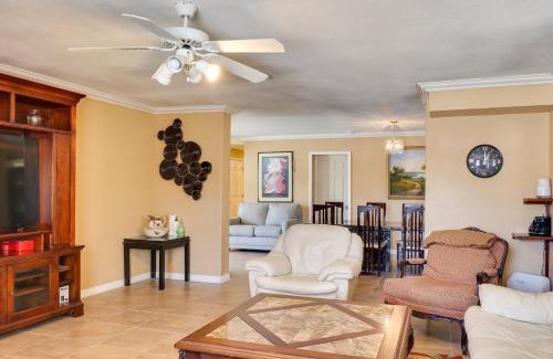 Fruitland Park Apartment | Bright Florida Retreat with Covered Patio, Steps from Disney