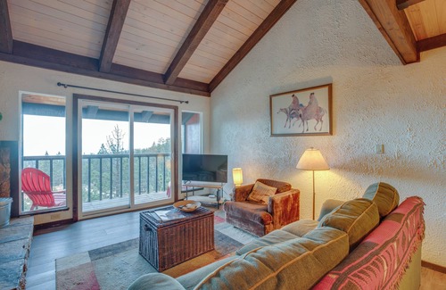 Tahoe Village Apartment | Cozy Stateline Townhome Near Heavenly Ski Lifts