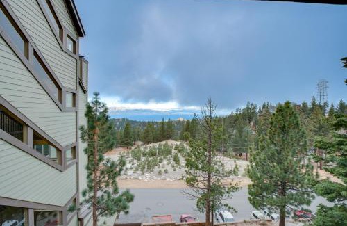 Tahoe Village House | Cozy Stateline Townhome Near Heavenly Ski Lifts & Pool