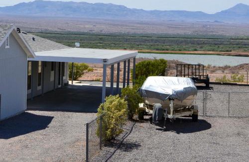 Mohave Valley House | Relaxing Topock Vacation Rental with Mountain Sunset Views