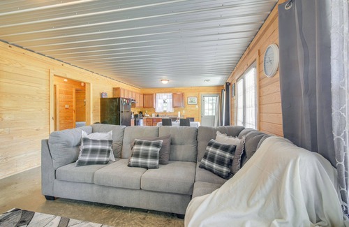 Sardis Cabin | 5 Mi to Sardis Lake: Pet-Friendly Cabin Rental