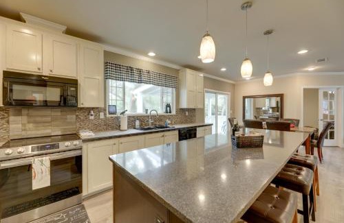 Sublime House | 5 Mi to Splashway Waterpark Cabin in Rock Island