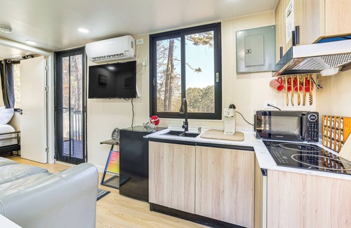 Lithonia House | 5 Mi to Stone Mountain: Lithonia Getaway