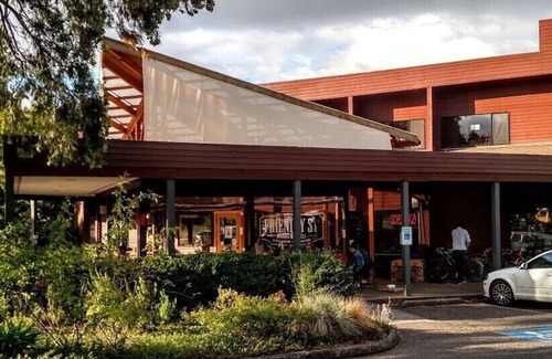 South Hills Apartment | Exceptional Stay at Black Door Studio - Just 5 Min to Campus