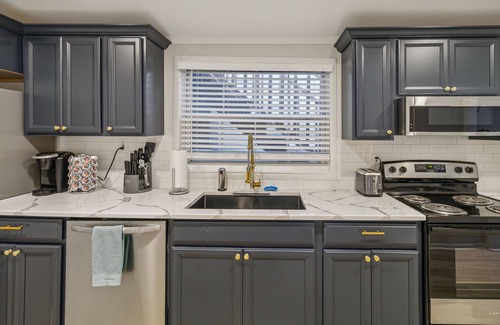 Metropolitan Apartment | Unforgettable 3BR Stay Near Historic District - 10/10 Rated