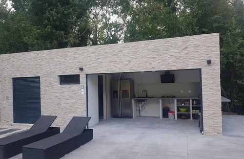 Vedene House | Chic Loft Retreat Just 5 Minutes from Avignon Design House