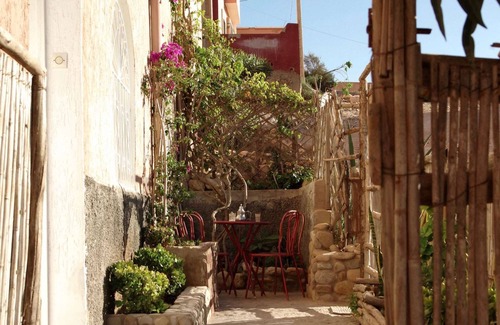Tamrhakht Apartment | Family-Friendly Retreat near Beach with Pool and Spa