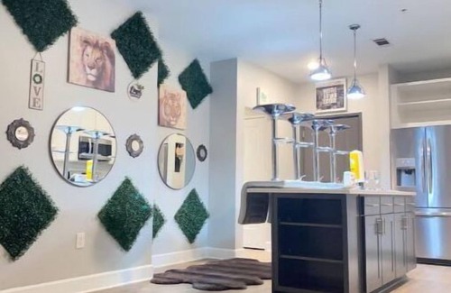 Eastside Condo | Convenient Hotel 5 Minutes from Downtown Savannah