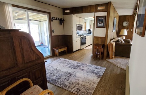 Custer County House | Immaculate Hotel: 5 Min from Town with Family-Friendly Amenities