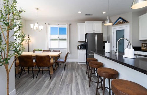 Redding House | Convenient Redding Retreat Near Scenic Bike Trails